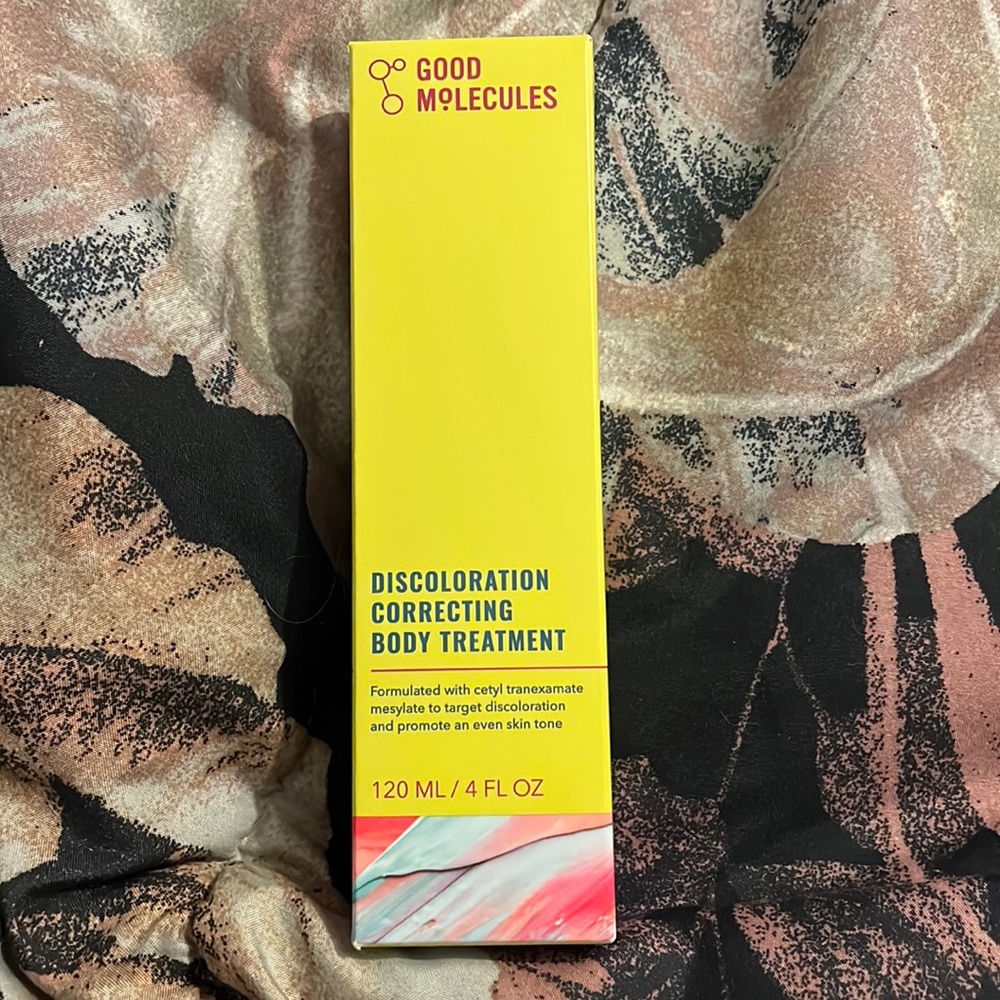 Good Molecules discoloration correcting body treatment